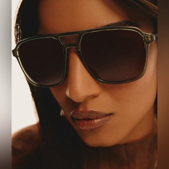 Quay On The Fly Polarized Sunglasses - Picture 4 of 13